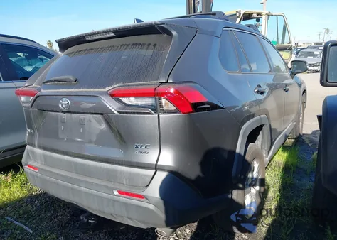 2019 Toyota Rav4 Xle из США, поврежденный, VIN JTMP1RFV5KD520130